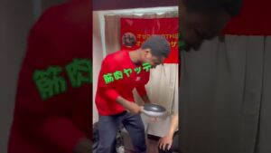 マッチョが黒人にフライパン曲げさせてみた　#shorts #オセロ　#ダモ好き