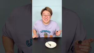 【ドッキリ】オセロをお菓子とすり替えて食べてみたw